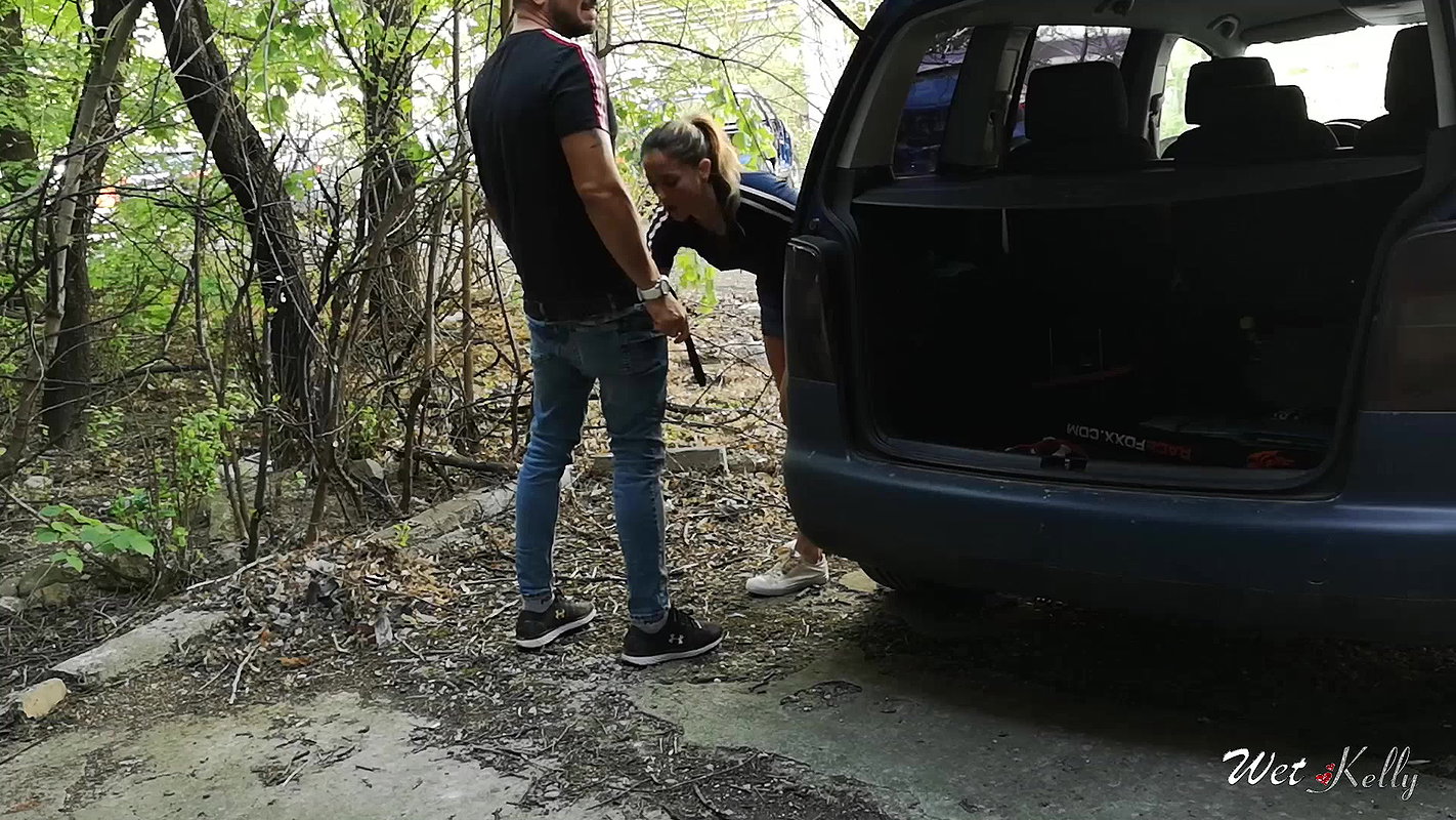 Wet Kelly Blowjob And Pissjob