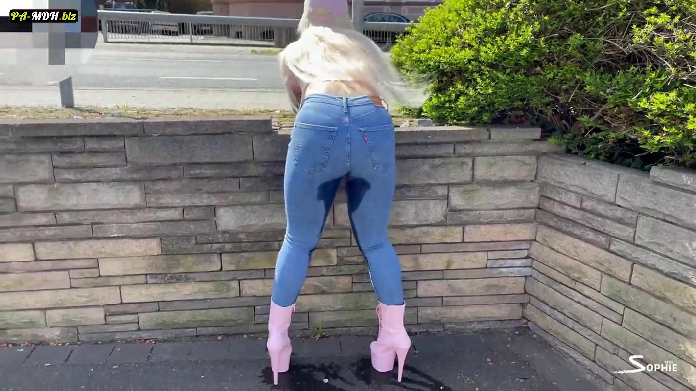 vil sophie Heftig und verdorben Geil vor dem Strassenverlehramt in die Jeans eingenaesst