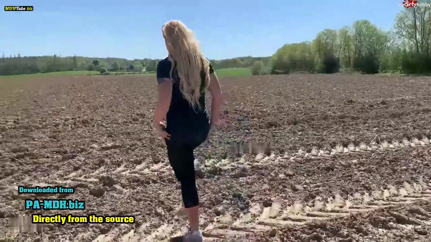 vil sophie Baeuerin Sophie duengt das Feld Die frische Natursekt Bewaesserung