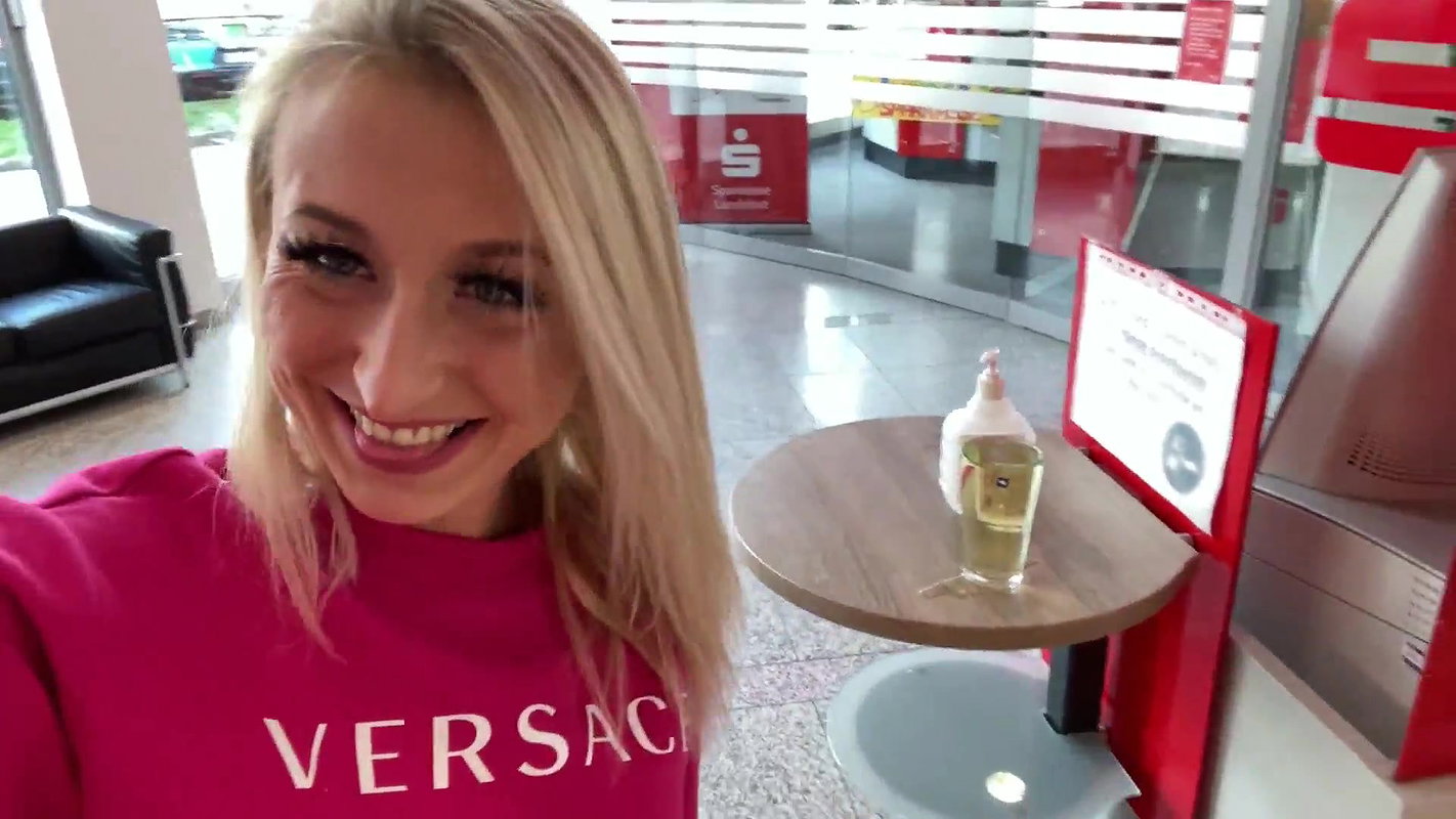 iga LaLoca Unversch mt Dreister PublicPiss