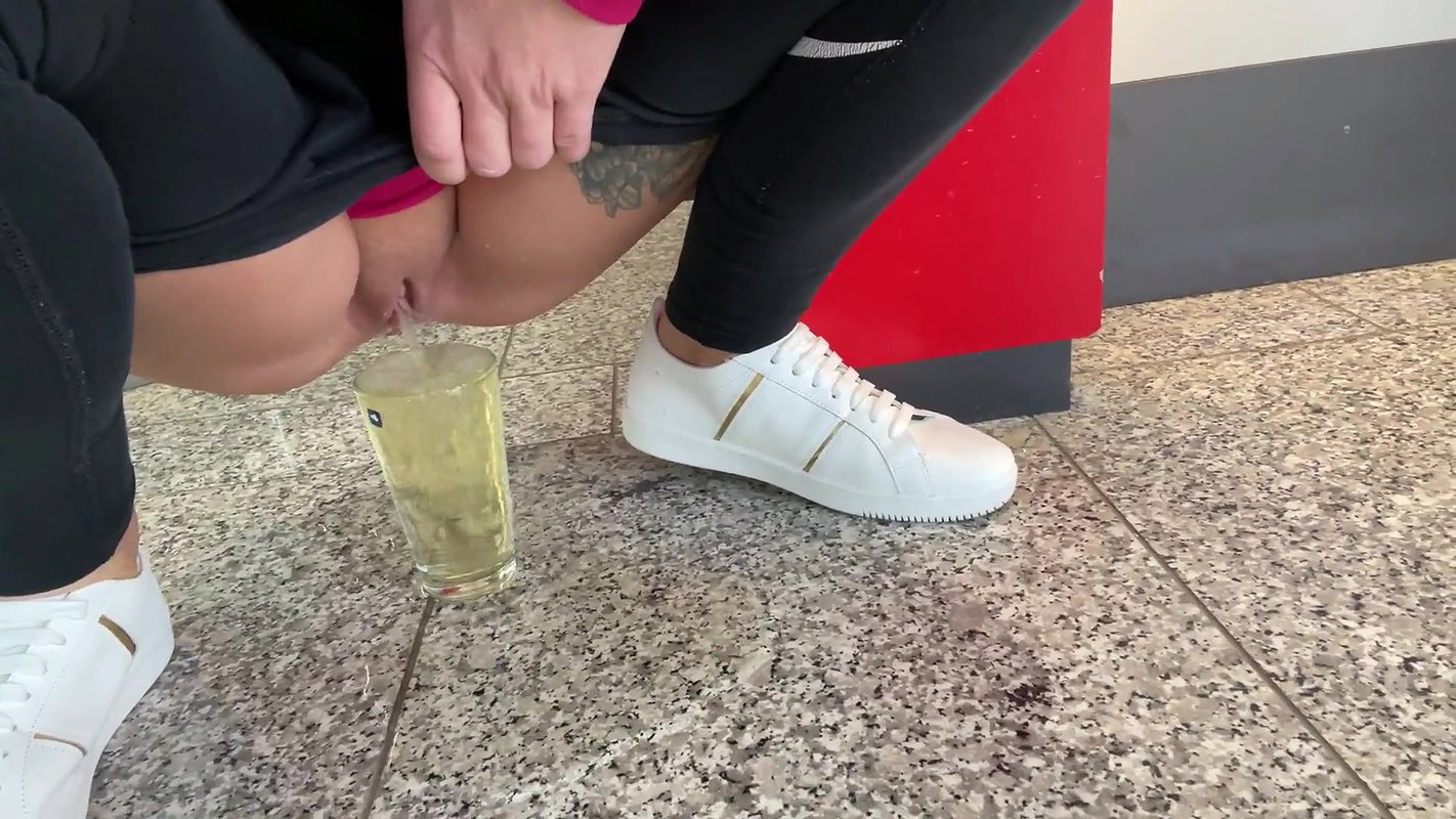 iga LaLoca Unversch mt Dreister PublicPiss