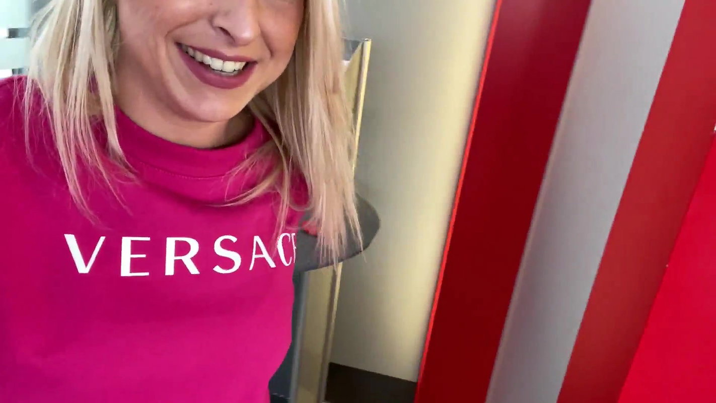 iga LaLoca Unversch mt Dreister PublicPiss