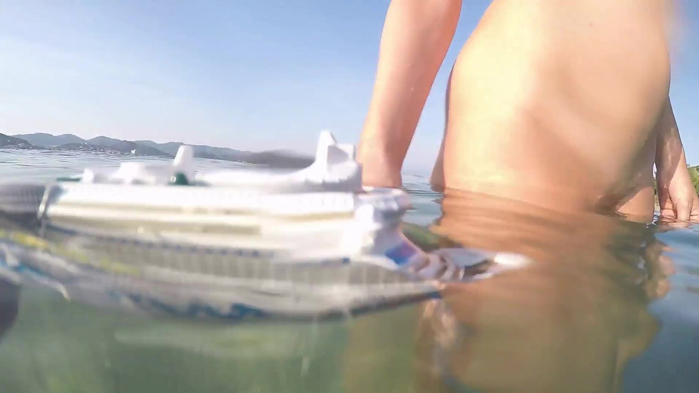 90julia jordan The Sadistic Giantess Mermaid