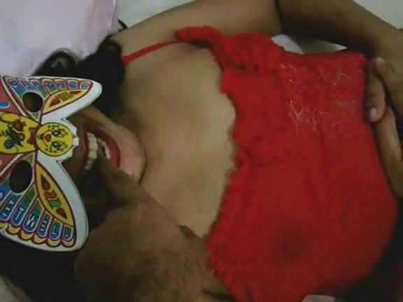 5328 330904 desi wife fondled by hubby