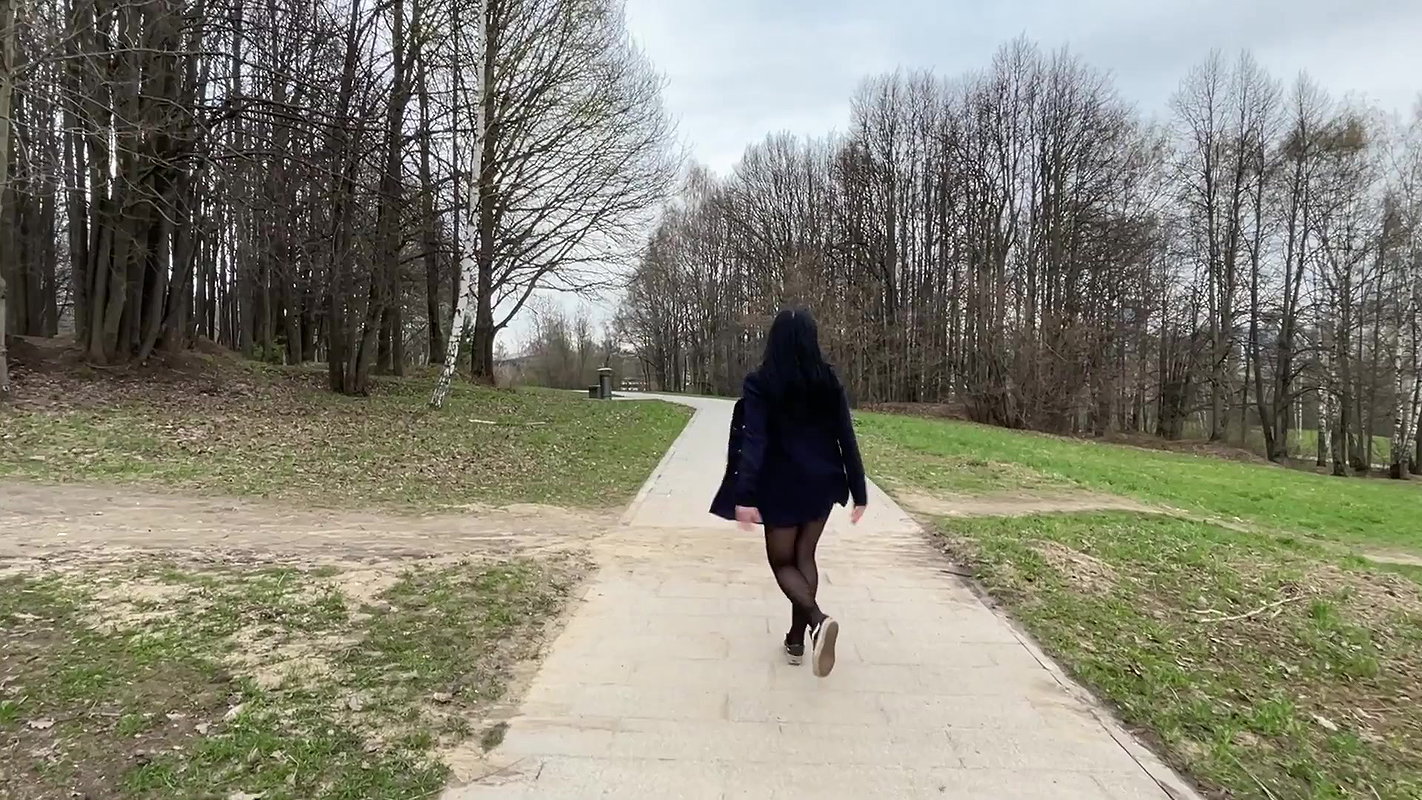 074Xena Highvoltage Take a Walk with Me sing Outdoors