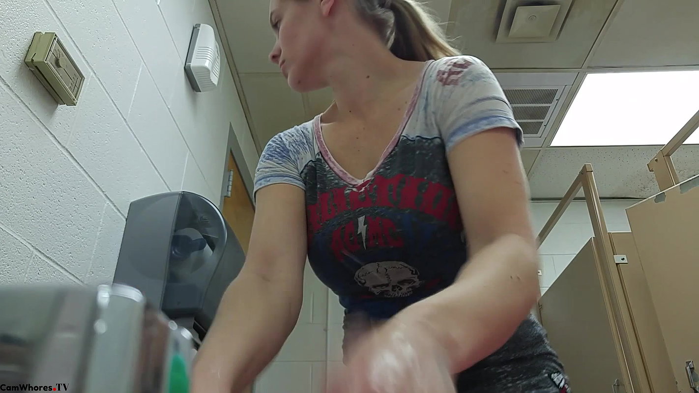 47Candiecane Public Toilet Pee At A Company Meeting