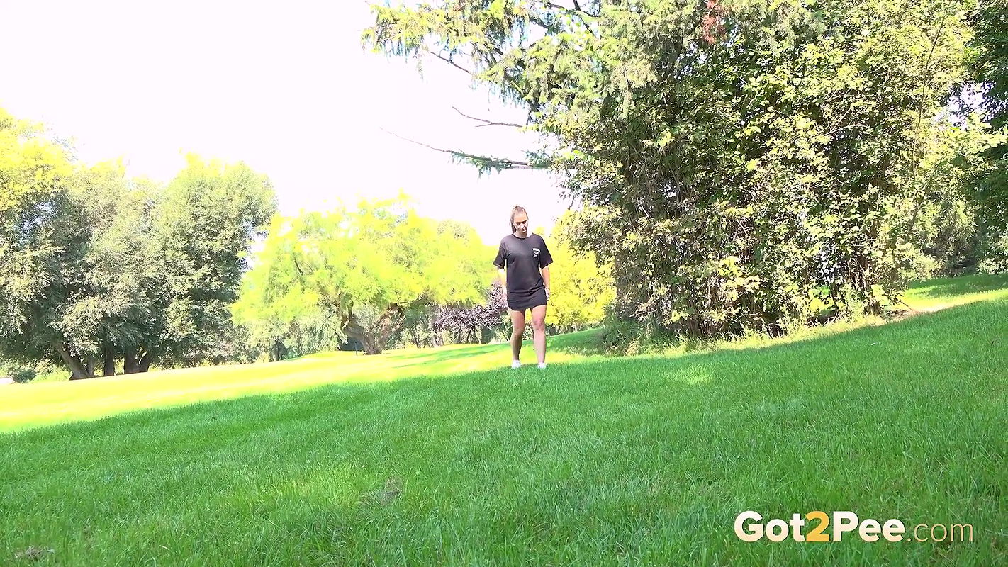 00Blonde Girl Pissing In A Busy Park