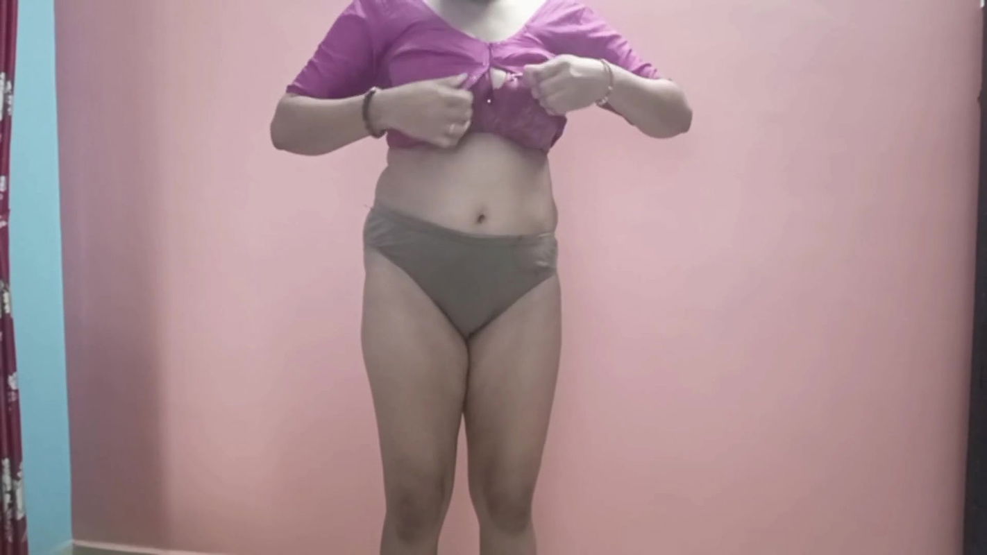 Indian MILF Pallavi in Bra– Masturbating Alone with Big Natural Tits & Dirty Talk Homemade