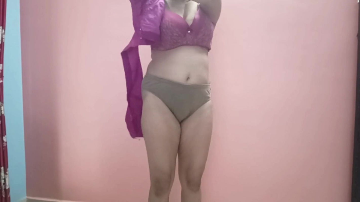 Indian MILF Pallavi in Bra– Masturbating Alone with Big Natural Tits & Dirty Talk Homemade