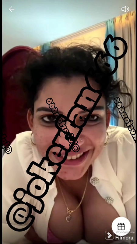 Couple exclusive live