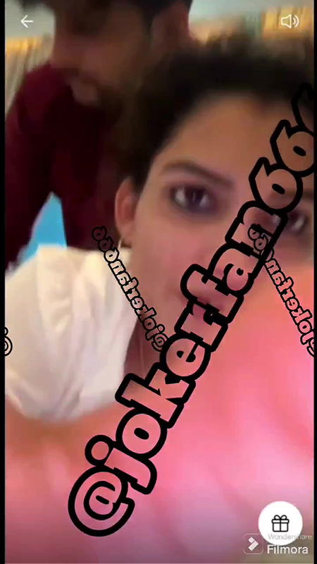 Couple exclusive live