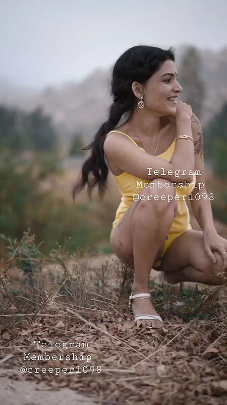 Reshmi out door nude self boobs pussy massage