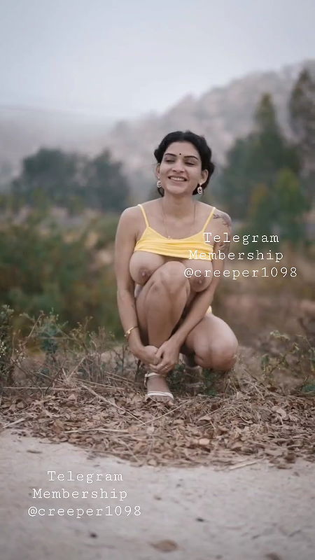 Reshmi out door nude self boobs pussy massage