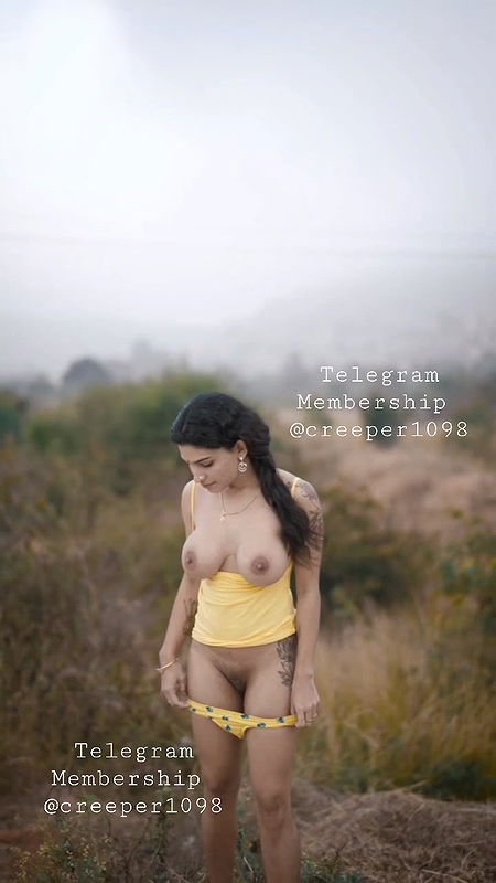 Reshmi out door nude self boobs pussy massage