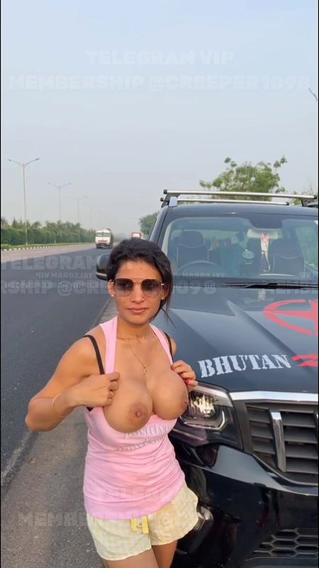 Highway outdoor full nude new video