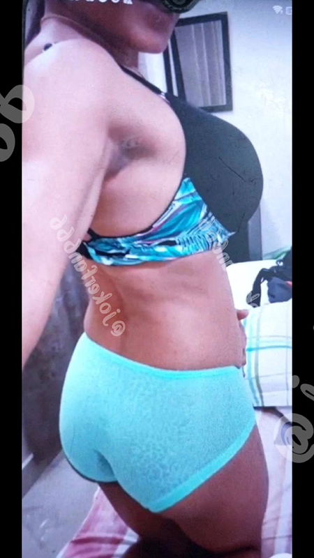 Erotic live PUSSY play and ass shaking