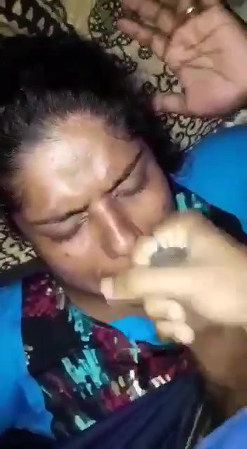 Taking cumshot on face