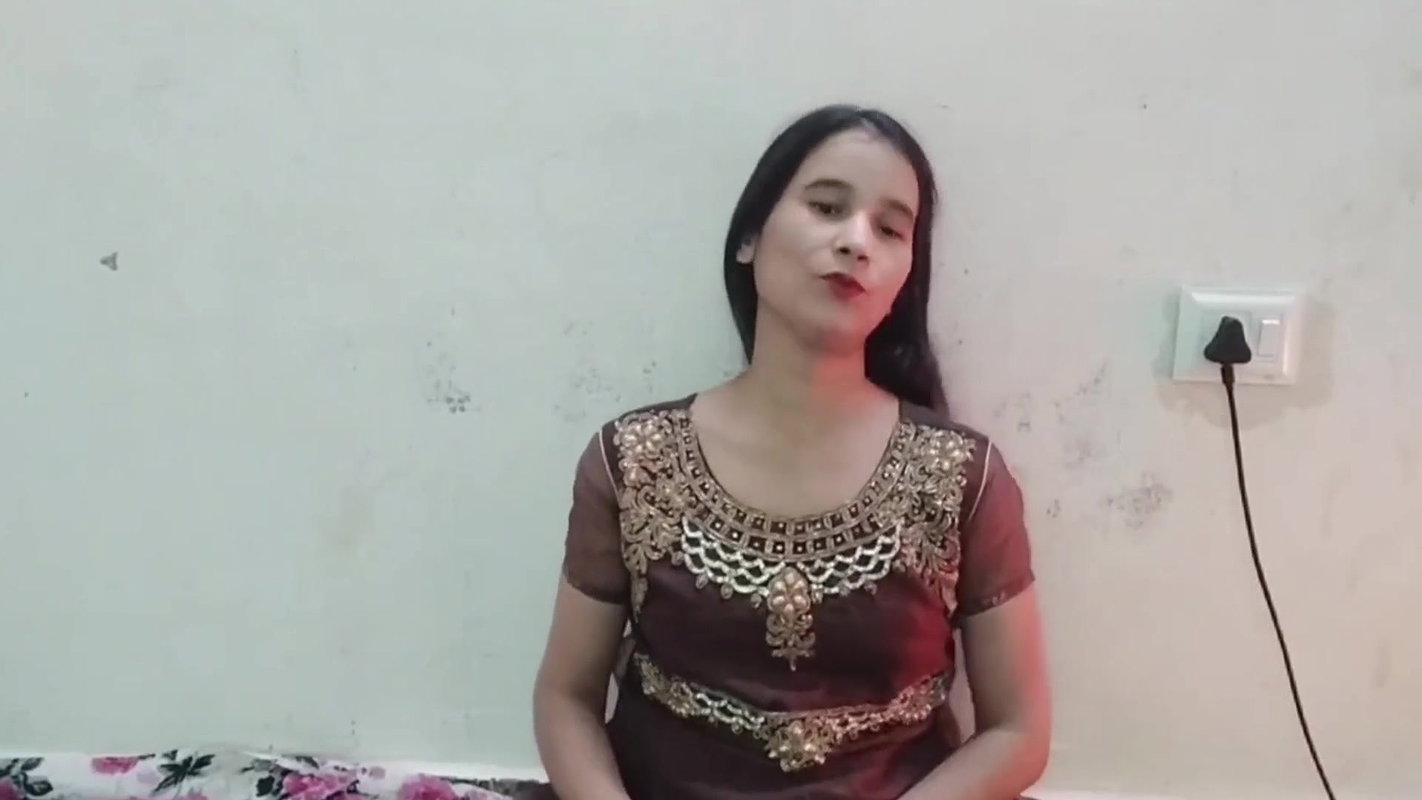 Akele dekh kar padosi ke ghar me jakar pel diya