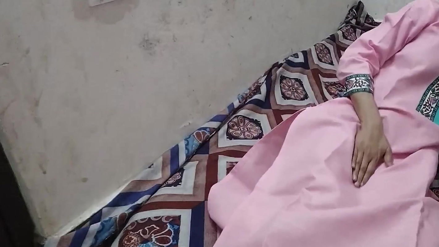 Bhabhi ka big boobs daba daba kar pela