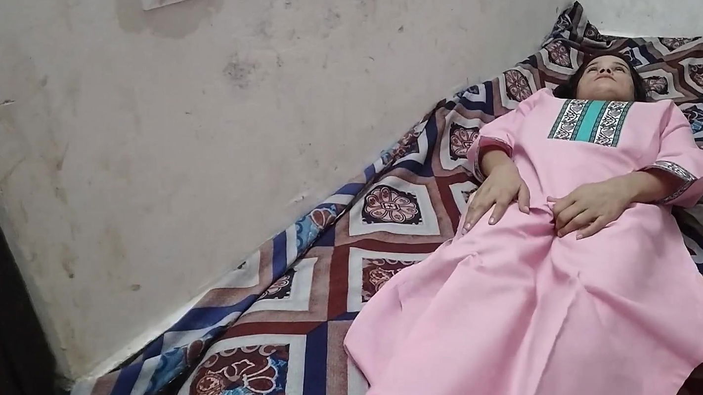 Bhabhi ka big boobs daba daba kar pela