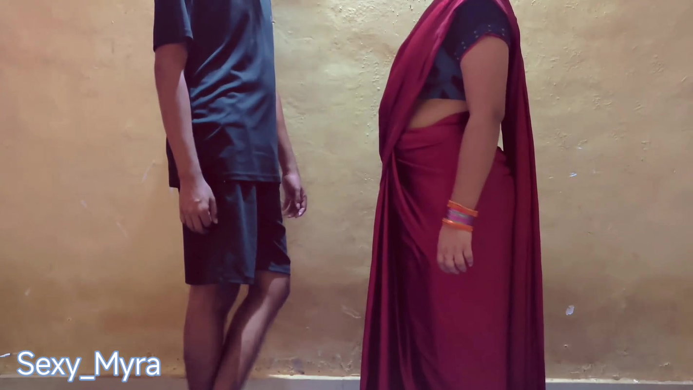 Bhabhi Ki Gand Ki Chudayi in red saree