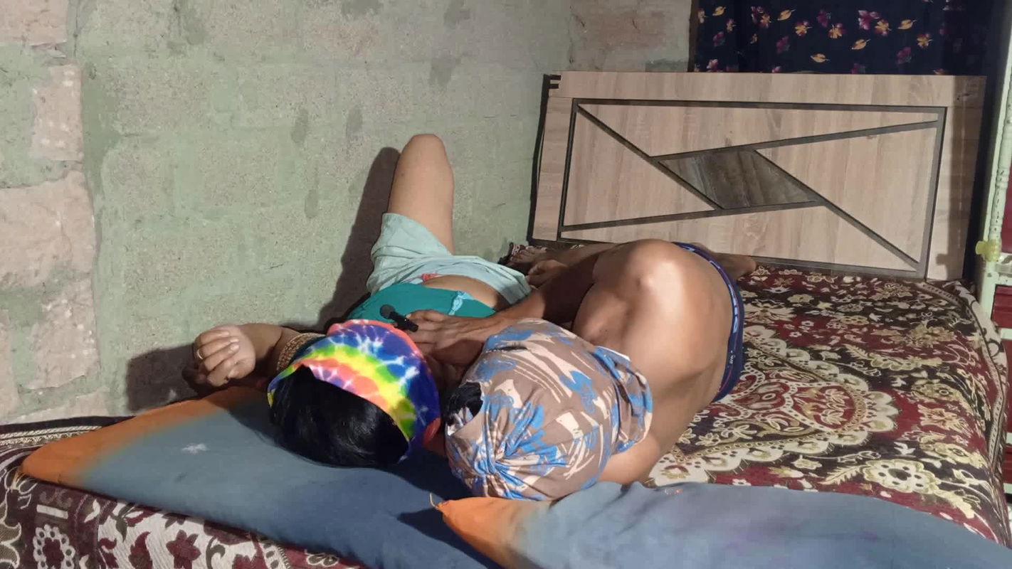 Bhabhi ko raat me jor se chudhai in house Hindi audio