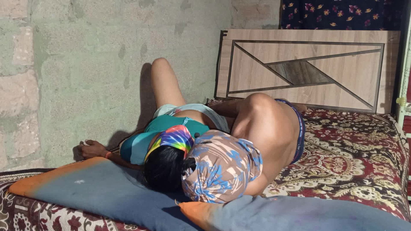 Bhabhi ko raat me jor se chudhai in house Hindi audio