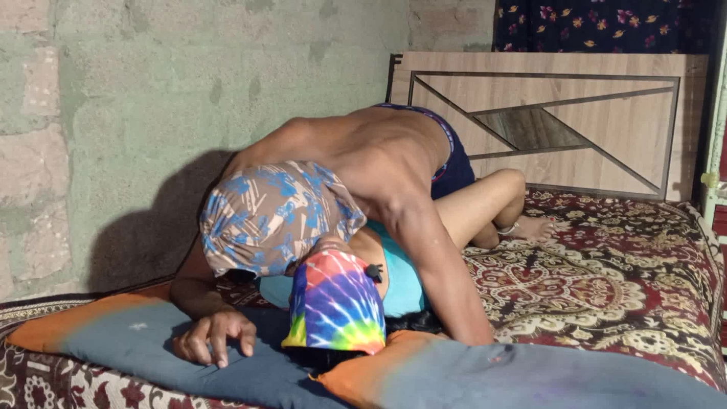 Bhabhi ko raat me jor se chudhai in house Hindi audio