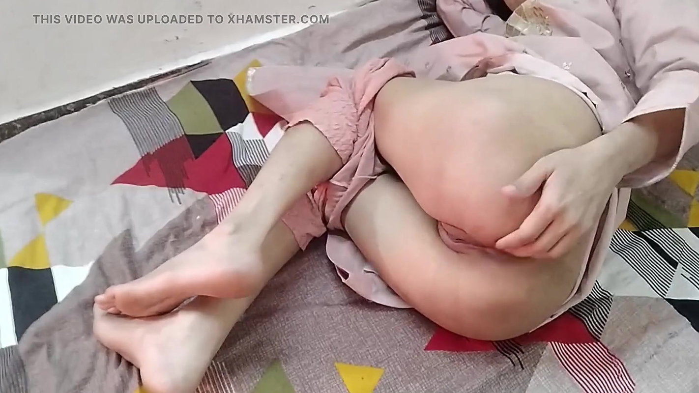 Big step brother ne muze nanga hokar bathroom me pel diya