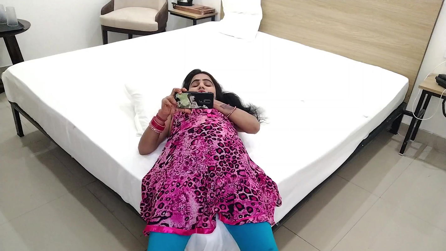 Chhote ne badi sauteli ko pel diya