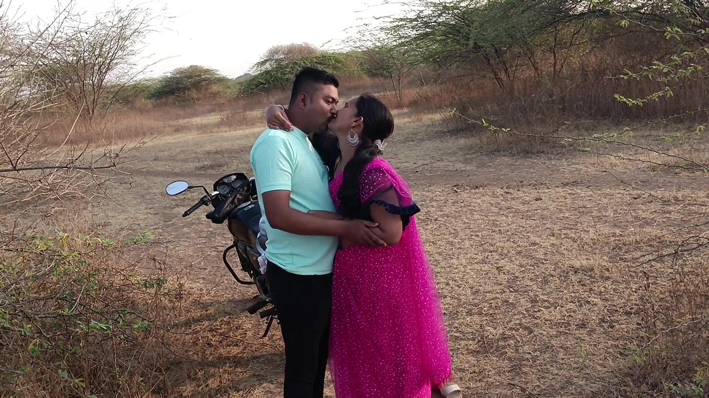 Cute Kavita Bhabhi Fuck with Boyfriend Tatya Cheating on Husband in Jungle