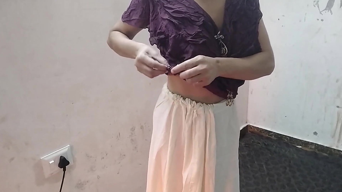 Cute step sister ko paise dekar jabar dasti pela