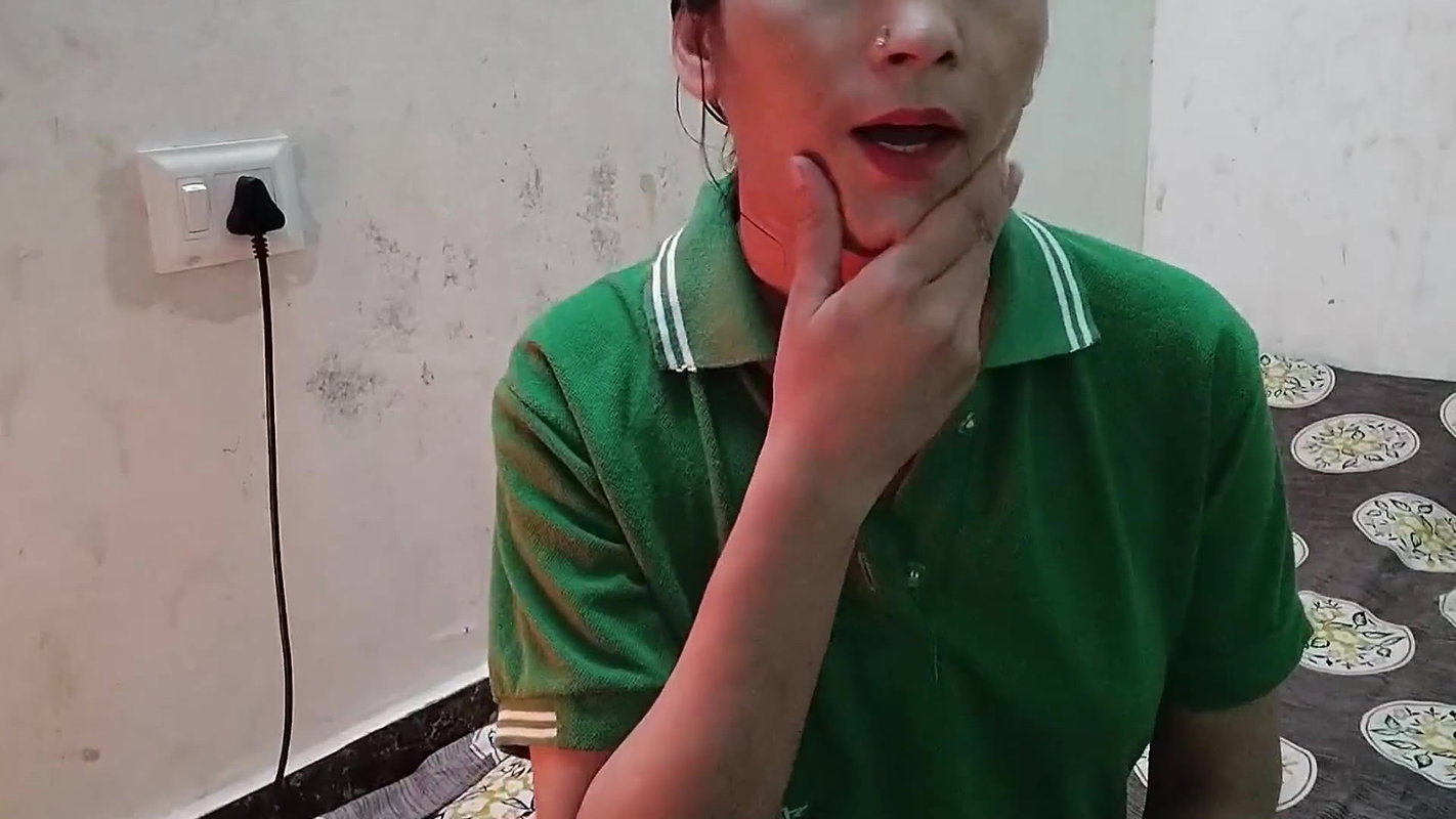 Desi aunty ko nanga kar diya paani paani nikala