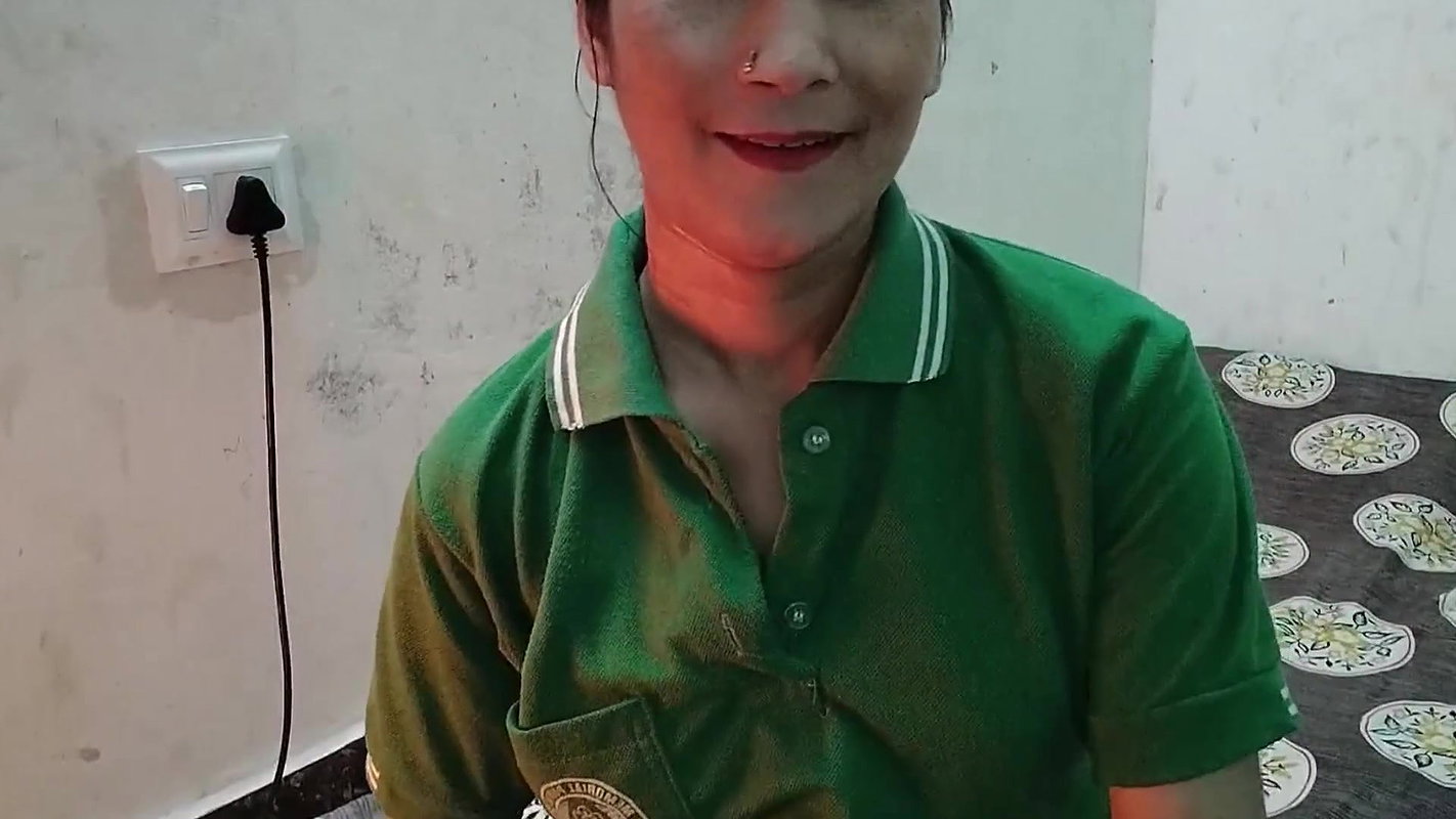 Desi aunty ko nanga kar diya paani paani nikala