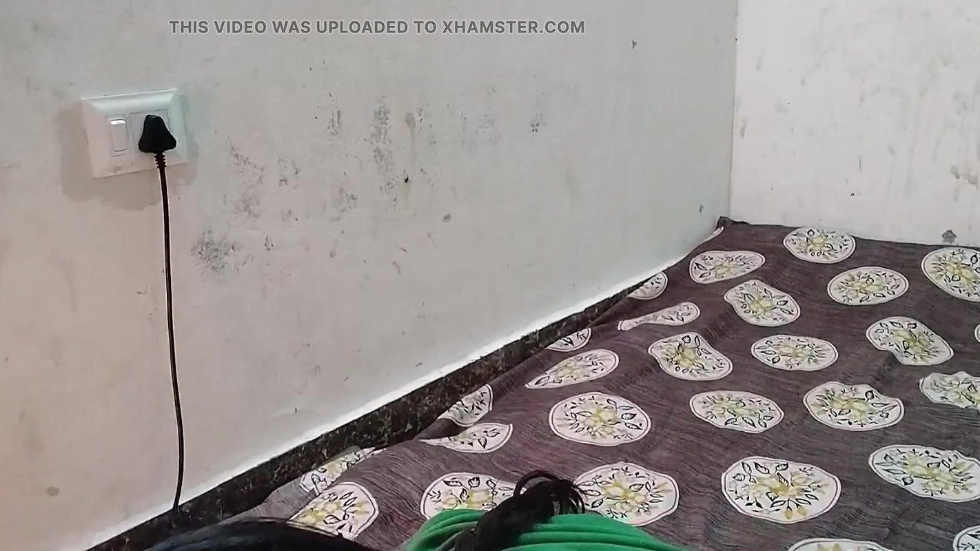 Desi aunty ko nanga kar diya paani paani nikala