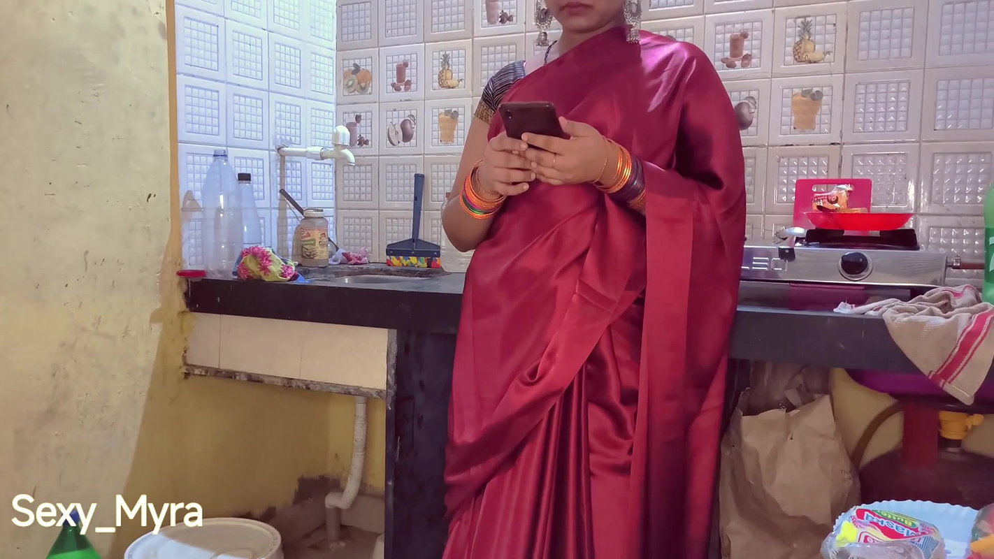 Desi bhabhi got fucked in kichen very hard