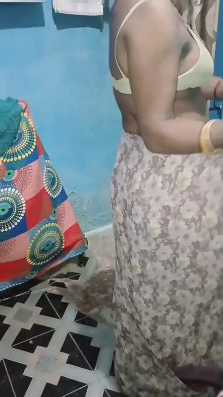 Desi Bhabhi Romantic video dekh ke maja lo