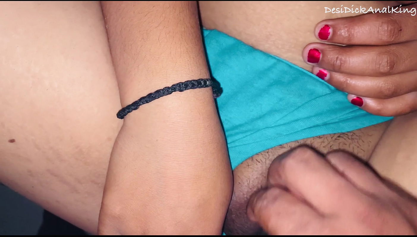 Desi girl fucked pussy Hindi audio