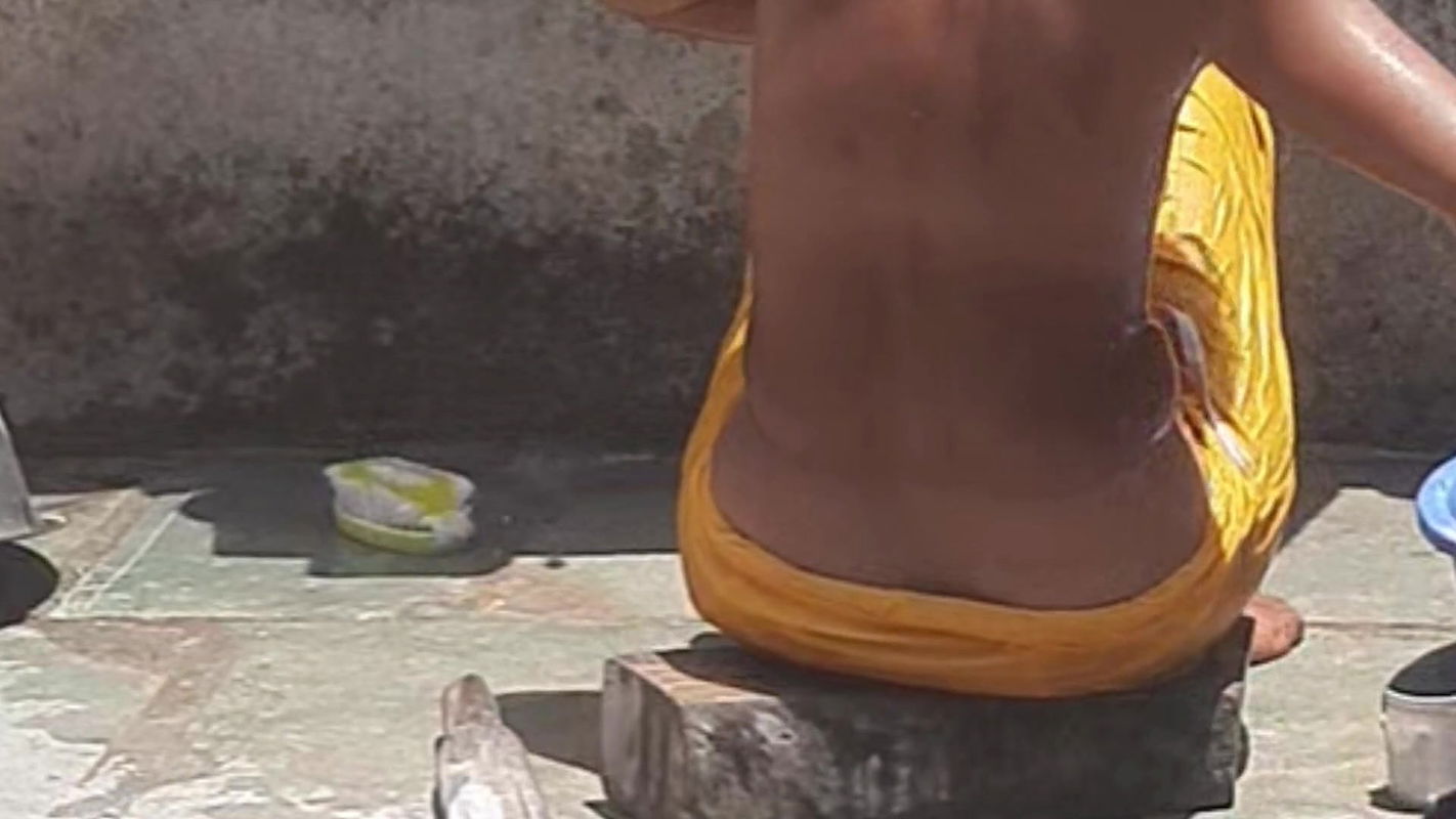 Desi stepsister is taking a bath in the open bathroom, undressing and showing beautiful head body, stepbrother is seen bathing stepbrother in the open bathroom