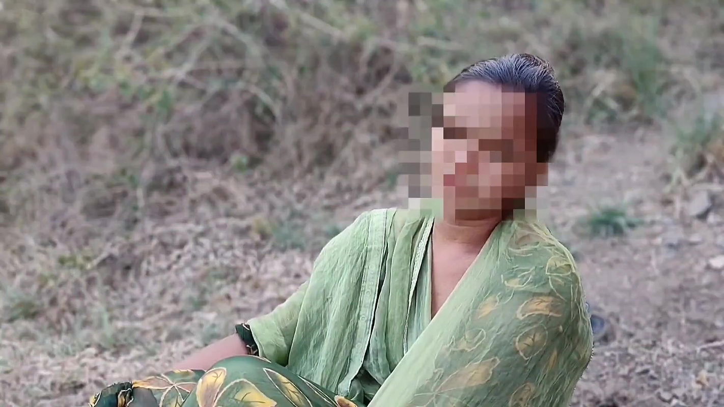 Desi Village bhabhi Devar fuck in Jungle outdoor hindi audio xx video,