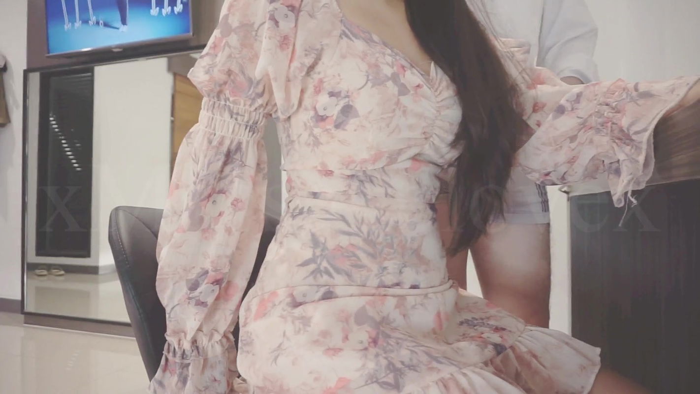 Wireless Vibrator with Sexy Girl Wear Floral Dress version 2 -xMassageLovex