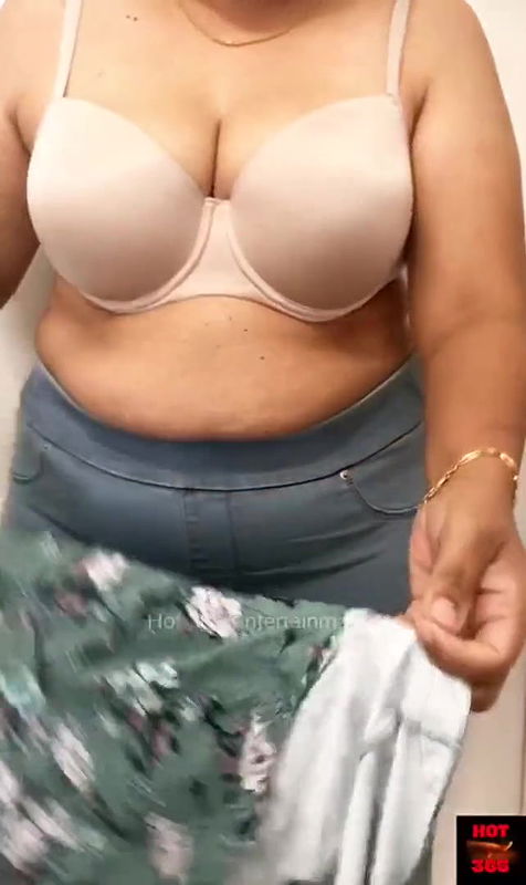 Under Boobs when changing the clothes  Sexy Desi Bra Show