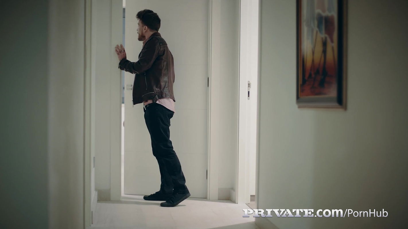 Private.com – Young Daniella Margot Ass Fucked For 1st Time!