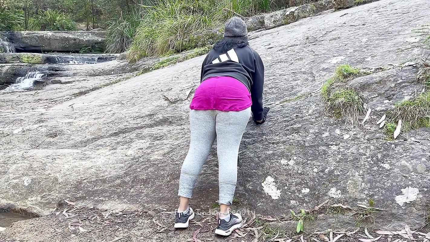 Pretty Indian Couple Making Love in River Side – Desi Outdoor Sex – Risky Sex