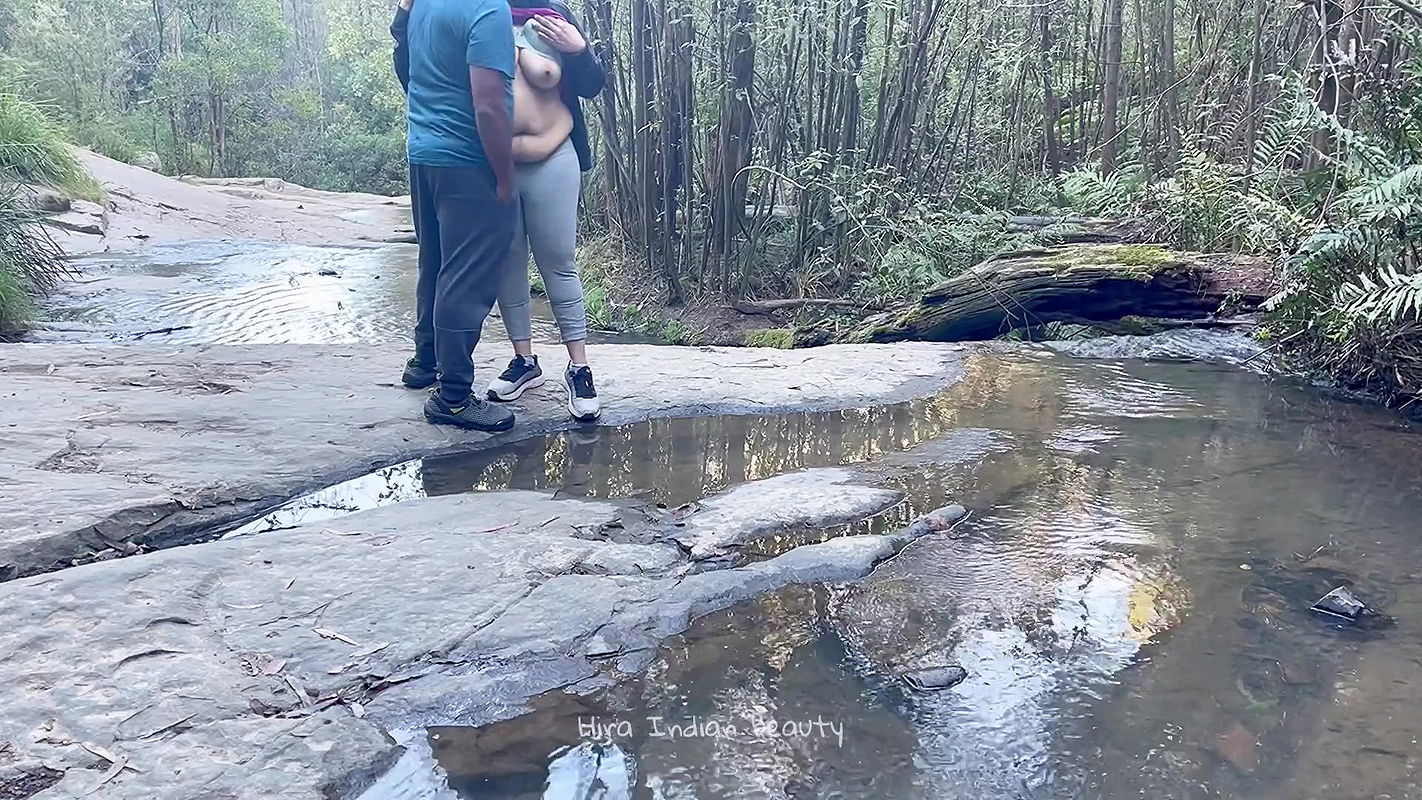 Pretty Indian Couple Making Love in River Side – Desi Outdoor Sex – Risky Sex