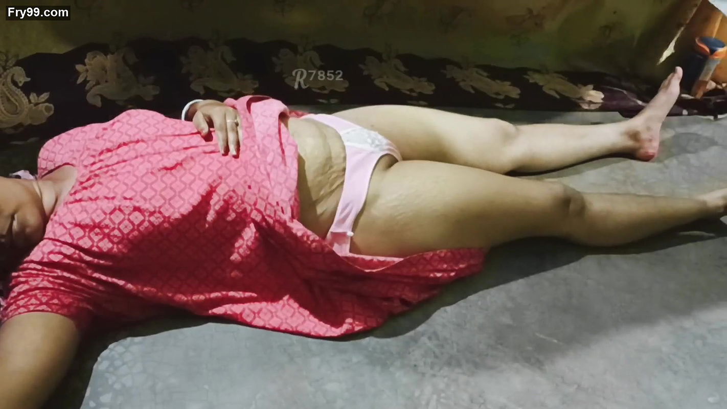 Bhabhi enjoy sex relationship with her ameture dever