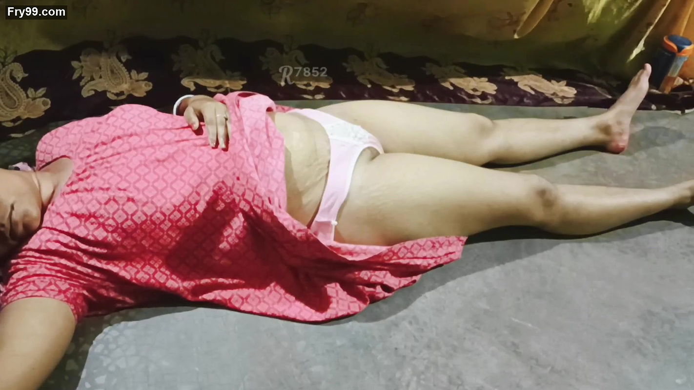 Bhabhi enjoy sex relationship with her ameture dever