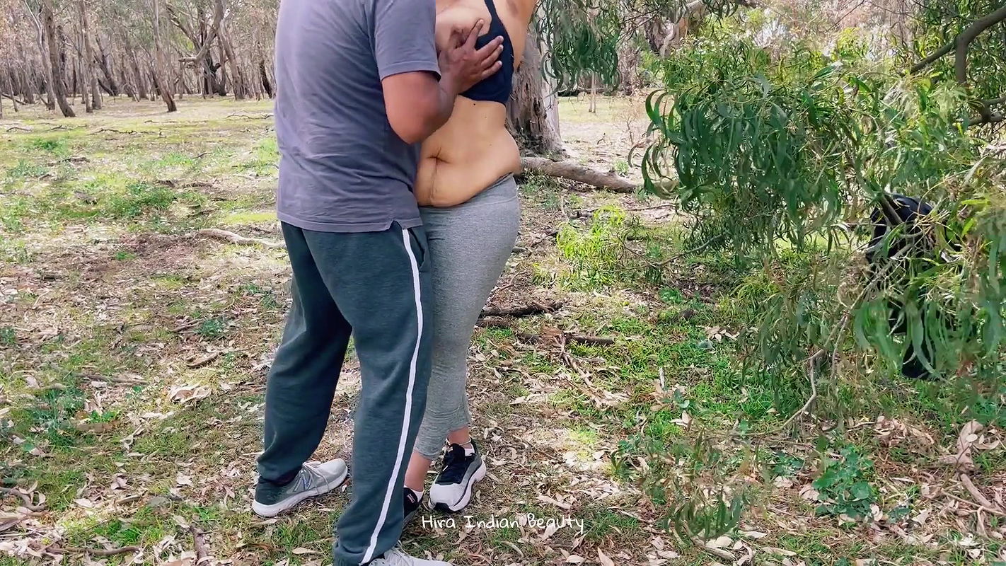 Hot Indian Wife with Neighbour Uncle – Desi Milf Outdoor Love Making – Big Ass Licking – Boobs Press