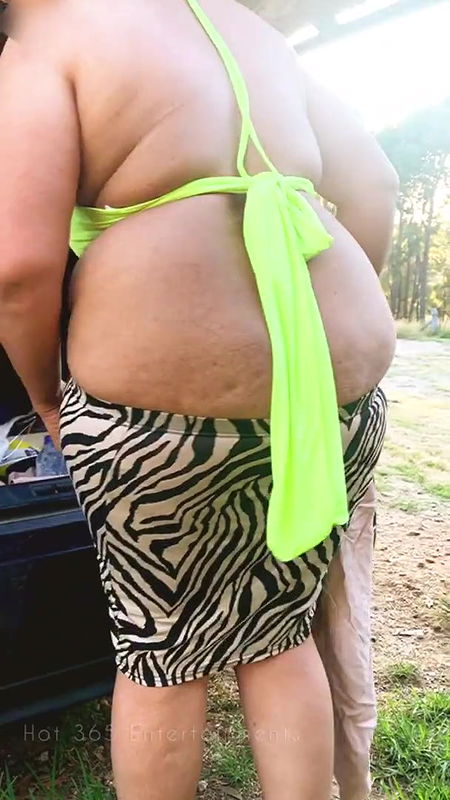 Hot Busty Gurl got caught naked Butt while changing dress in the Outdoor