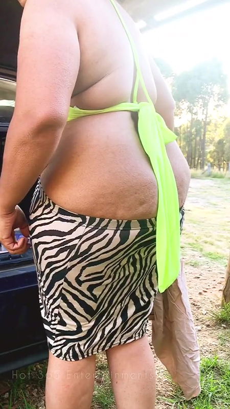 Hot Busty Gurl got caught naked Butt while changing dress in the Outdoor